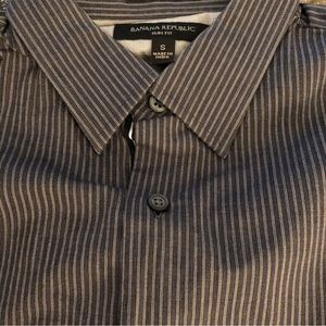 Banana Republic- Men’s Slim fit shirt, Size - Small. Color grey with black lines
